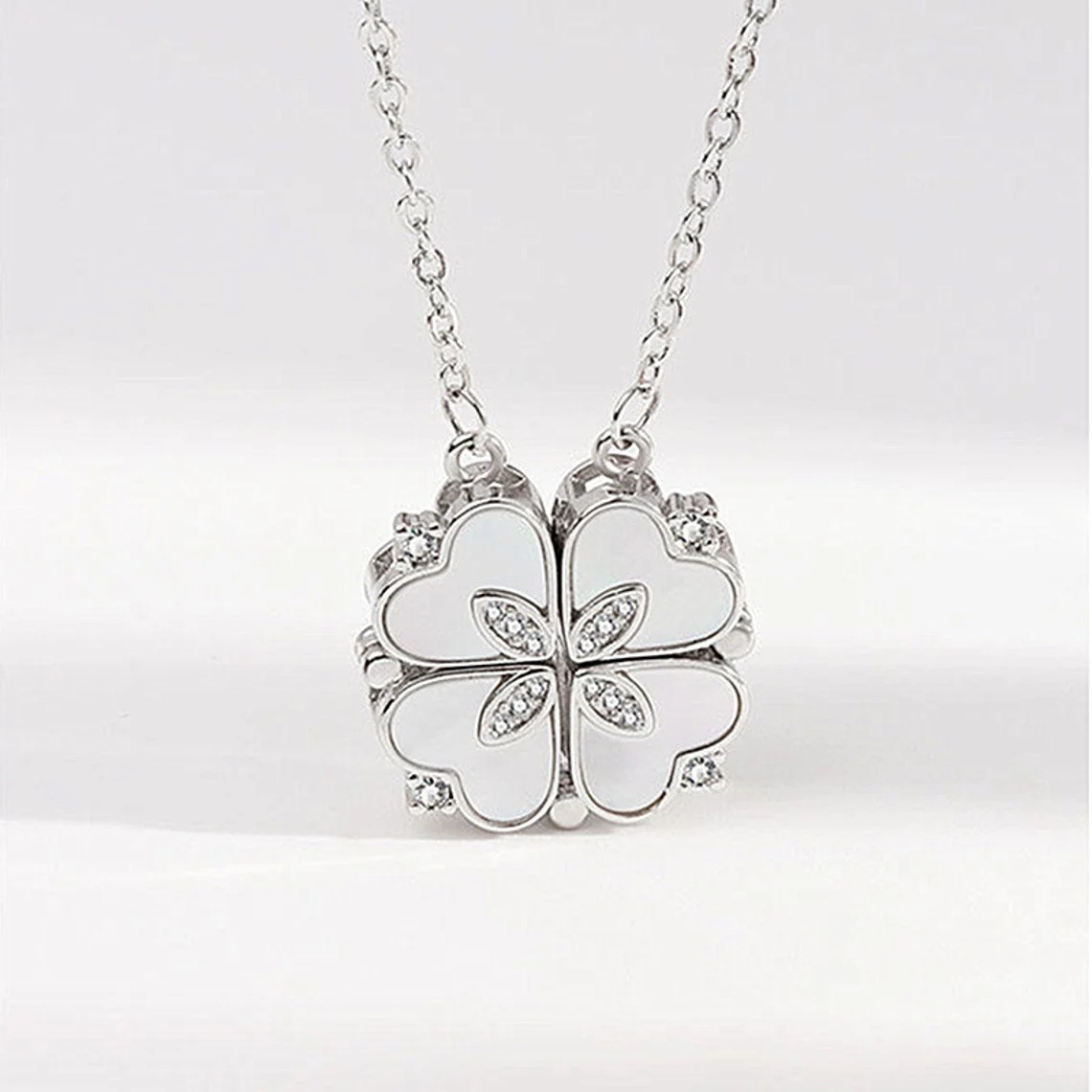 SILVER MAGNETIC HEART NECKLACE